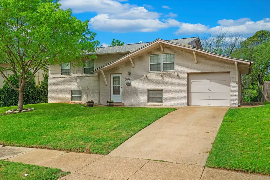 1011 S Delaware Street, Irving, TX 75060 - #2