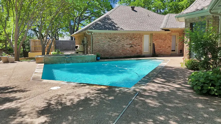 2900 Oak Trail Court, Dalworthington Gardens, TX 76016 - #2