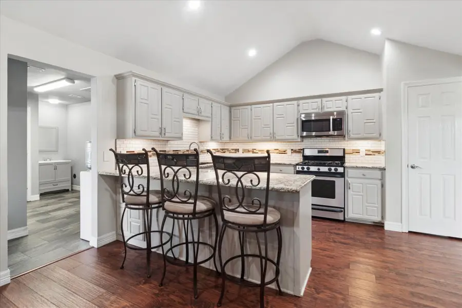 8463 Crestview Road, Sanger, TX 76266 - #2