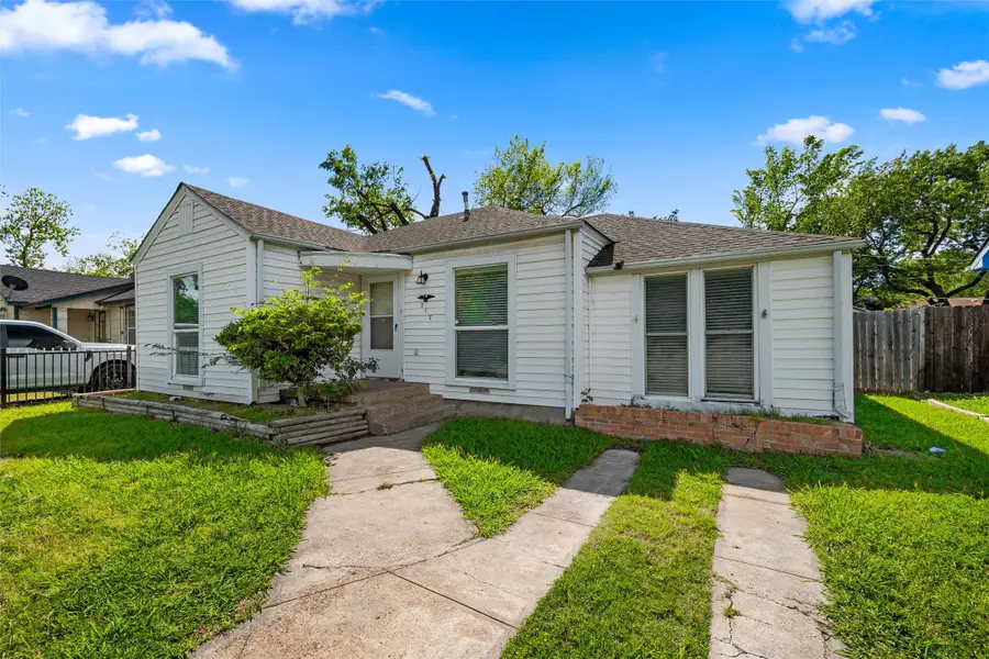 317 12th Street, Grand Prairie, TX 75051 - #3