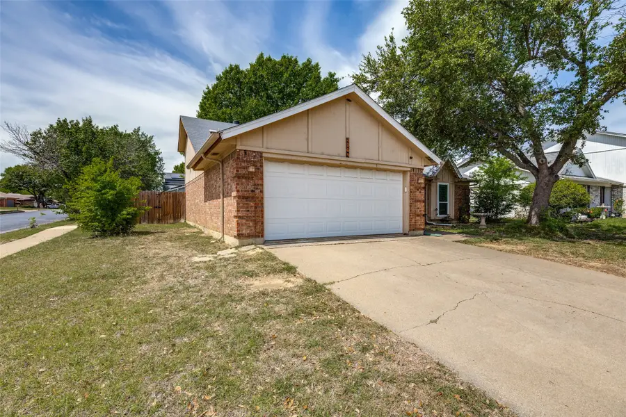7501 Cedarhill Road, Watauga, TX 76148 - #2