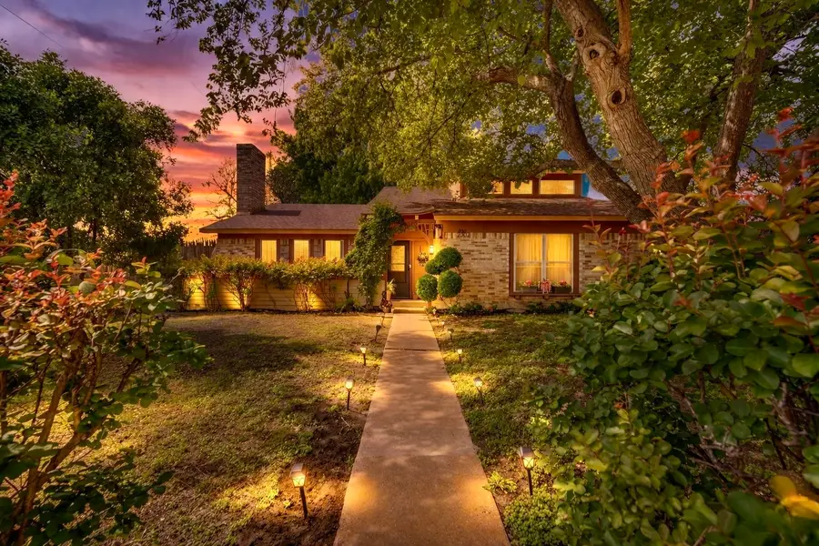 2902 Green Oaks Drive, Garland, TX 75040 - #2