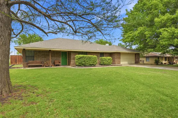 201 N Brown Street, Tom Bean, TX 75489