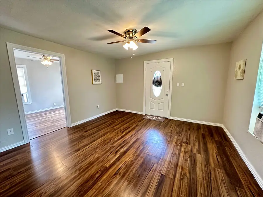 500 W Lone Star Avenue, Cleburne, TX 76033 - #3