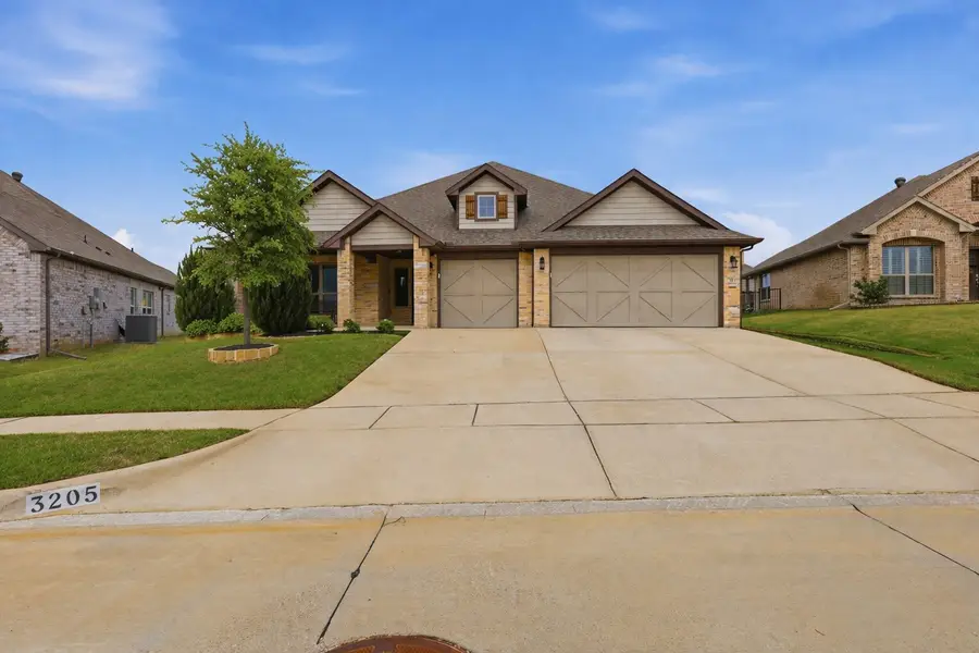 3205 Greenway Drive, Burleson, TX 76028 - #2