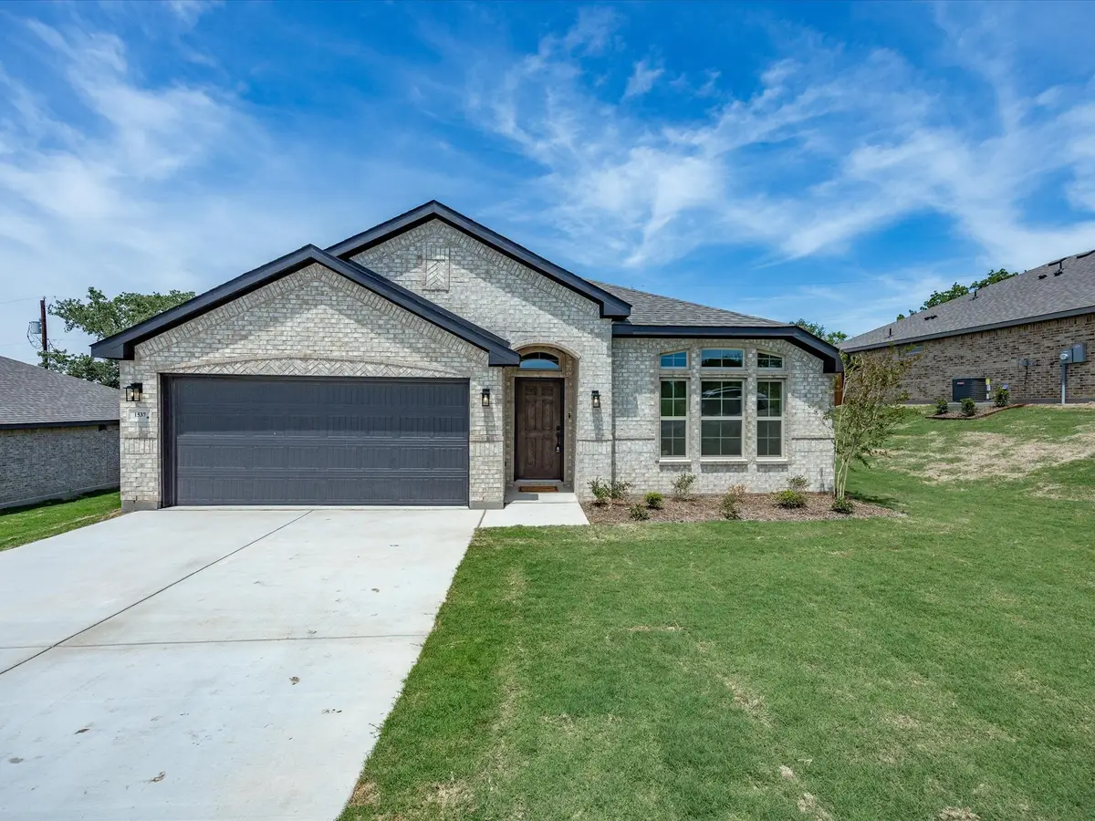 1537 Dresser Street, Graham, TX 76450 - #1
