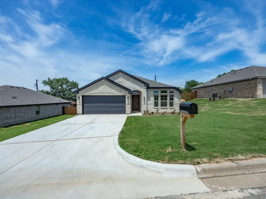 1537 Dresser Street, Graham, TX 76450 - #3