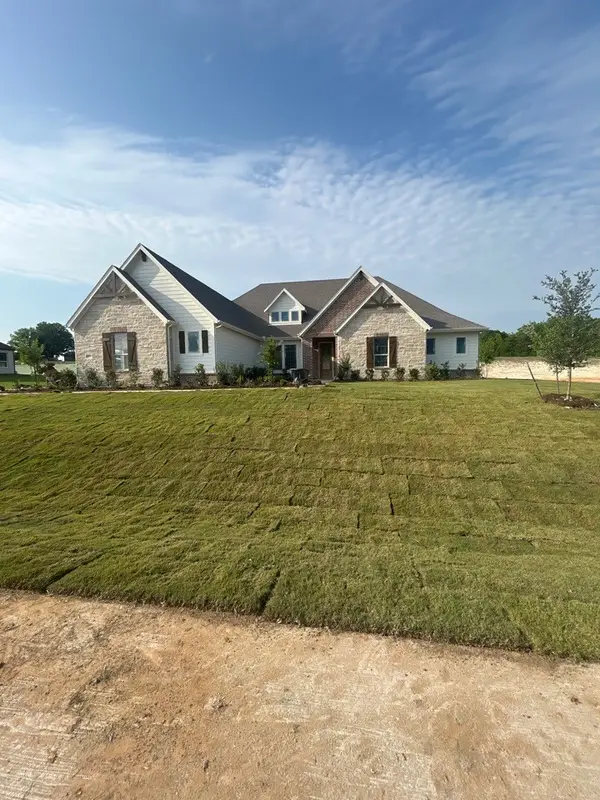 1002 Perrin Lane, Van Alstyne, TX 75495