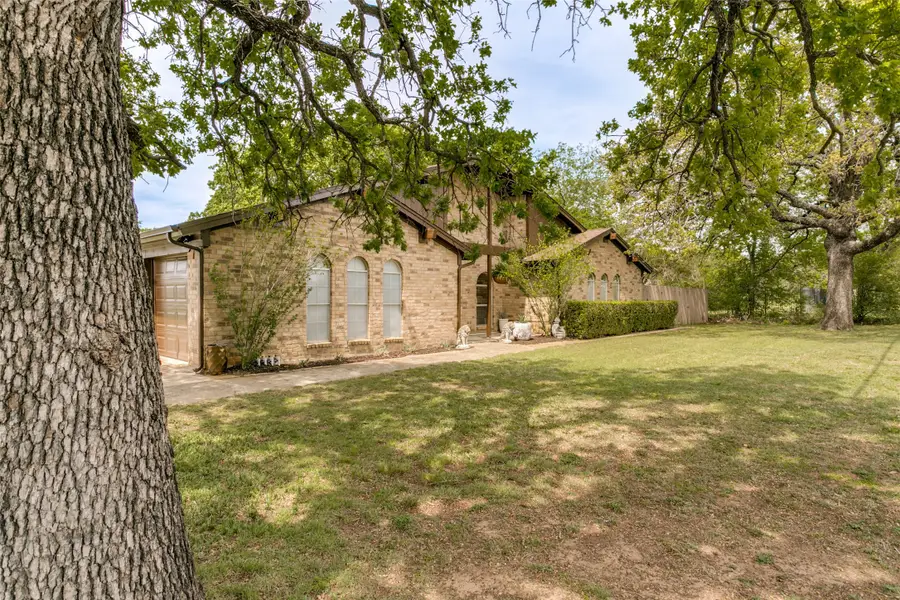 6917 Smithfield Road, North Richland Hills, TX 76182 - #2