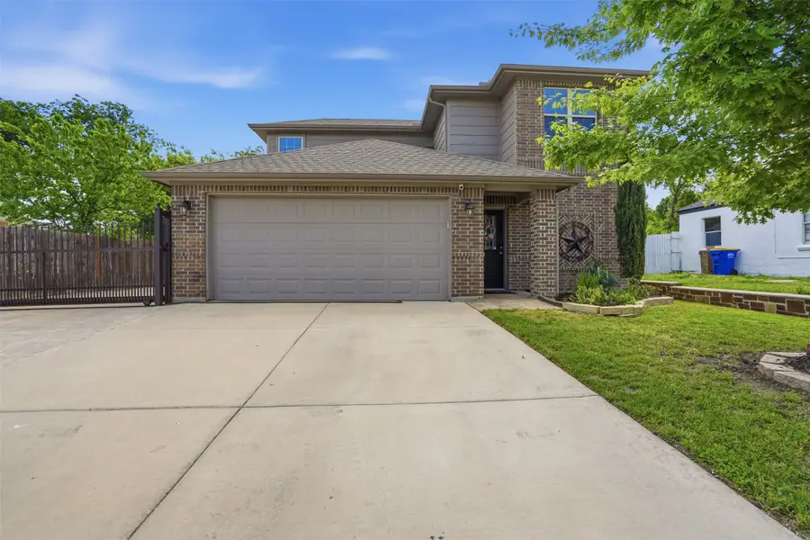 637 S Redford Lane, White Settlement, TX 76108 - #2