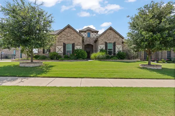 1944 Silver Falls Drive, Burleson, TX 76028