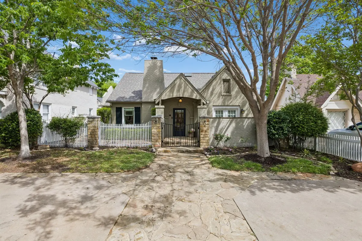4828 Bryce Avenue, Fort Worth, TX 76107 - #1