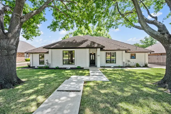 621 Evergreen Drive, Hurst, TX 76054