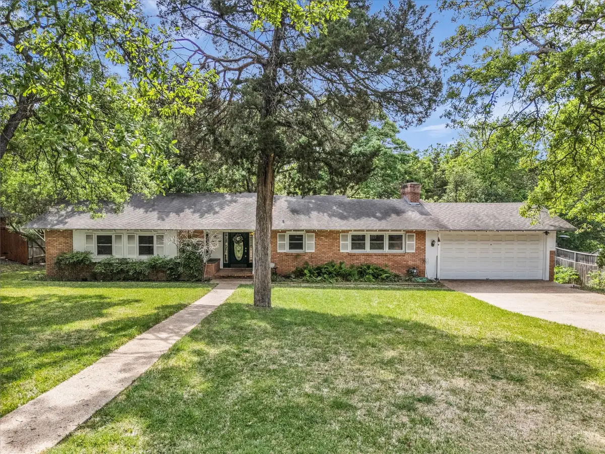 400 Broughton Drive, Woodway, TX 76712 - #1