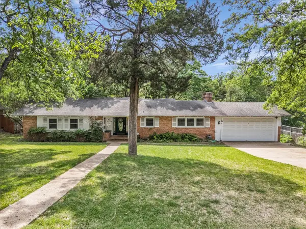 400 Broughton Drive, Woodway, TX 76712