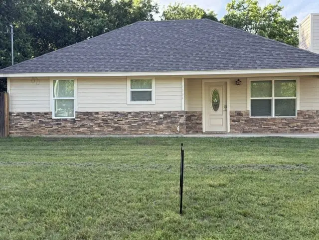 1004 Sanders Street, Bowie, TX 76230 - #1
