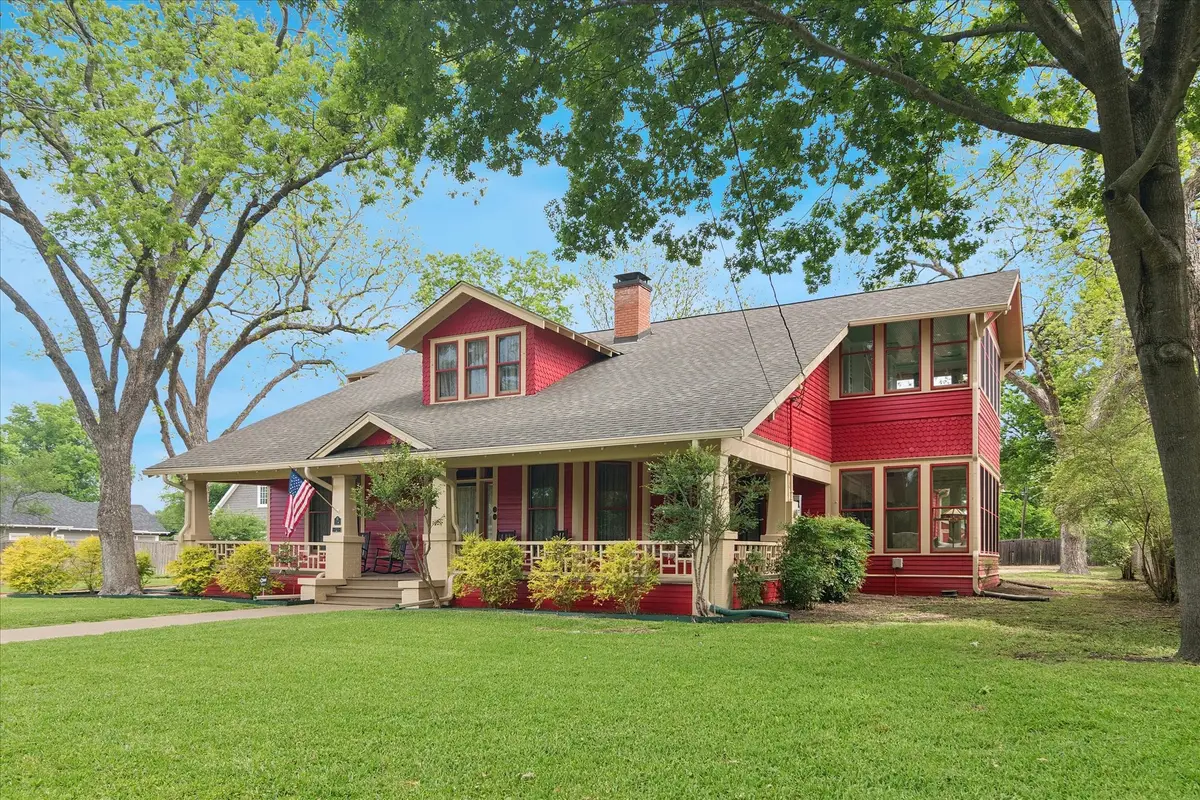 309 E Marvin Avenue, Waxahachie, TX 75165 - #1