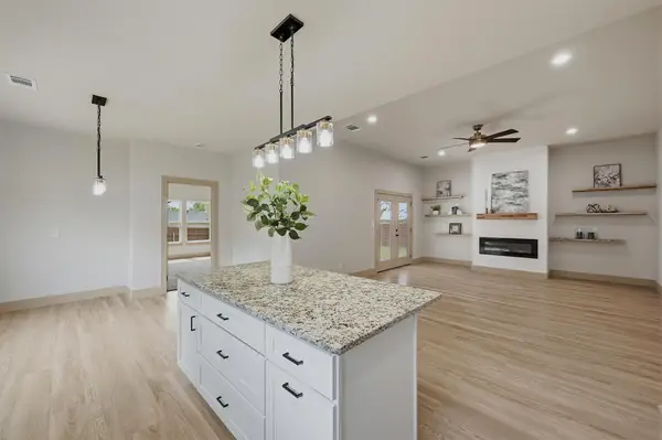 1019 Holiday Drive, Sherman, TX 75090