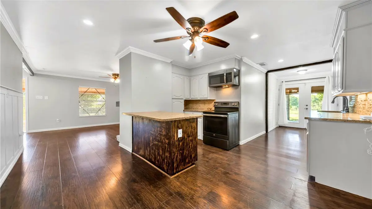 1542 W Reindeer Road, Lancaster, TX 75146 - #1