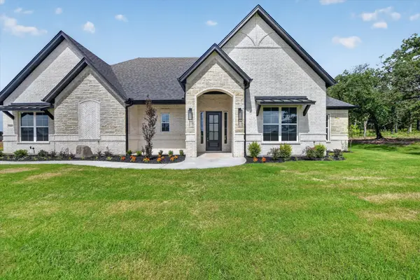 1045 Arbor Vista Drive, Azle, TX 76020