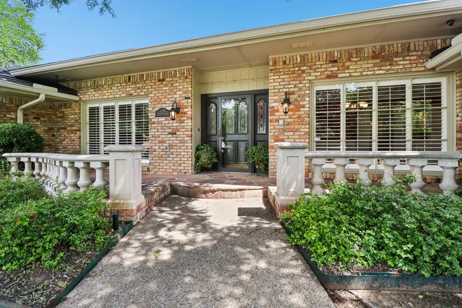 1015 Crowley Road, Arlington, TX 76012 - #2