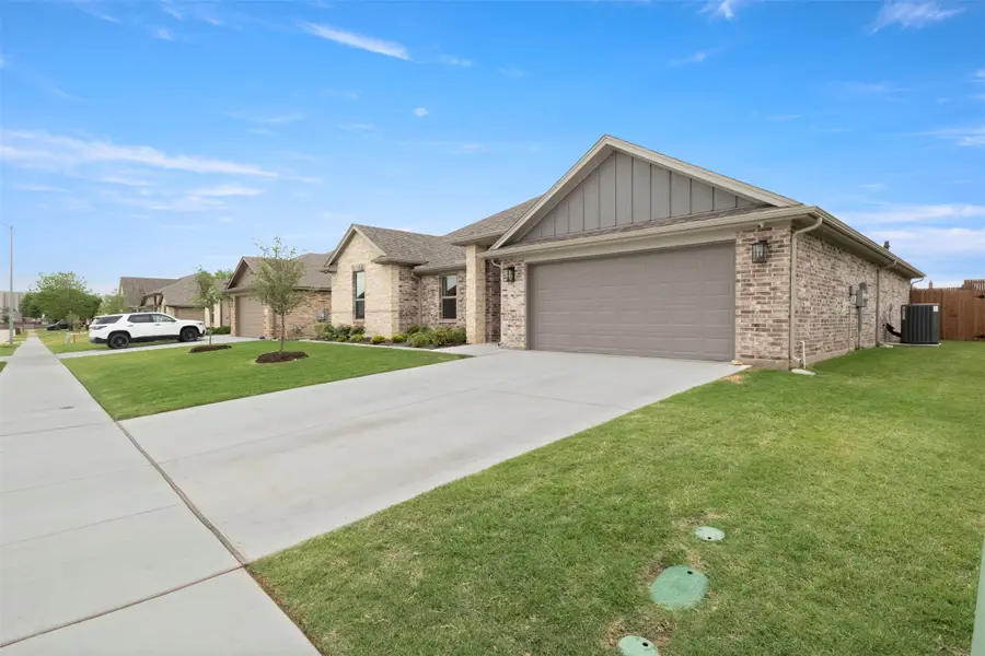 637 Mooney Drive, Saginaw, TX 76179 - #3