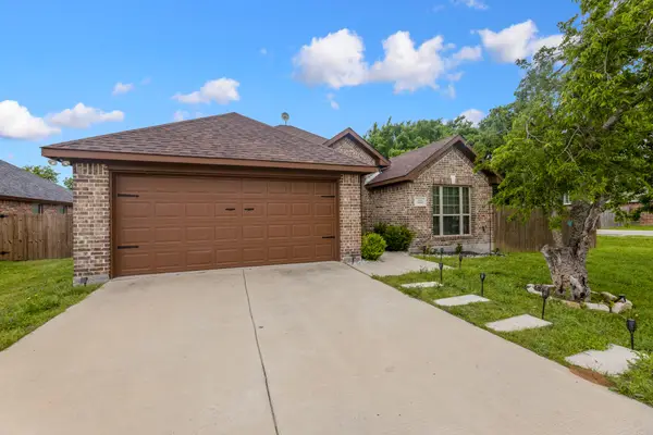 107 Virginia Drive, Palmer, TX 75152