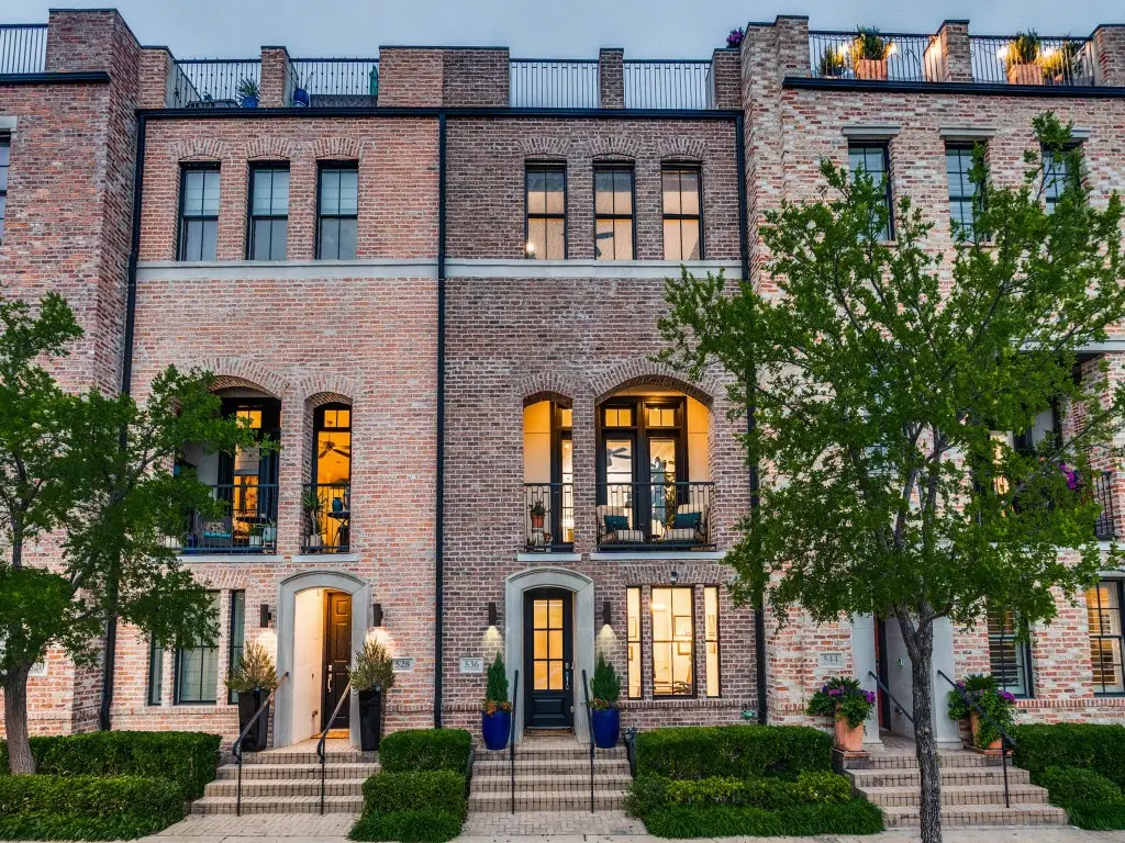 536 S Pearl Expressway, Dallas, TX 75201 - #1