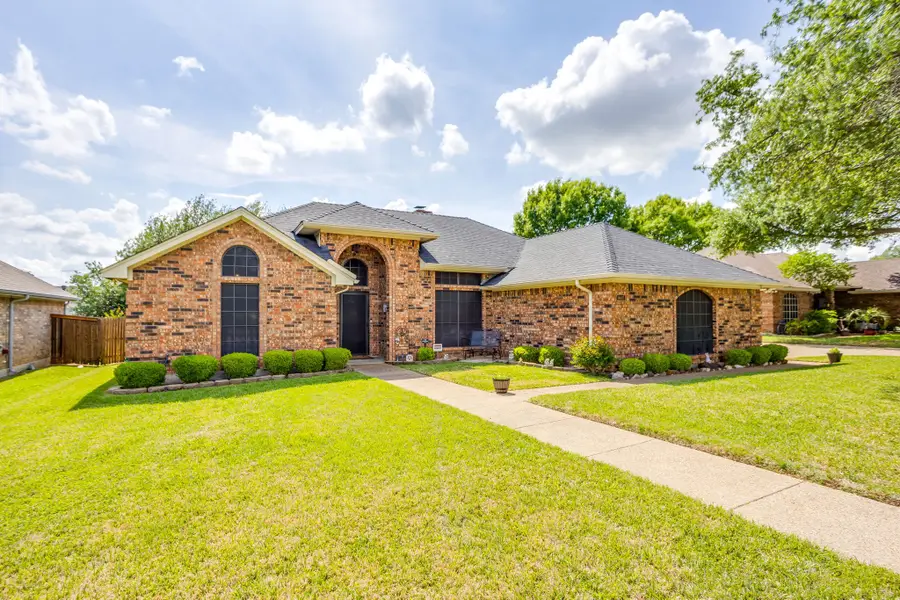 841 Sierra Vista Drive, Burleson, TX 76028 - #2