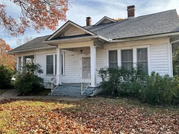 1303 W 3rd Avenue, Corsicana, TX 75110