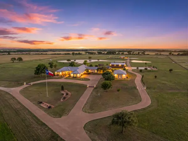 887 Hcr 3110 N, Abbott, TX 76621