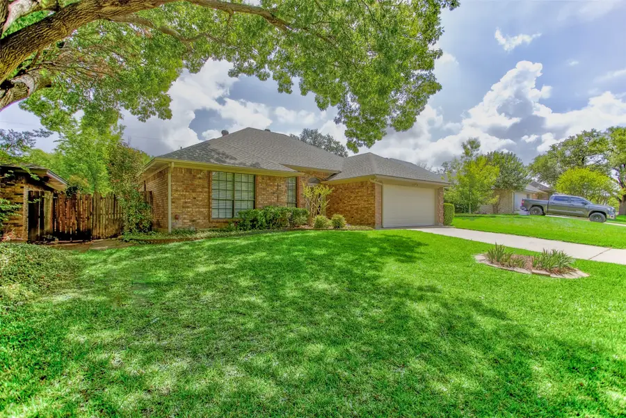 6921 Weatherwood Road, Fort Worth, TX 76133 - #2