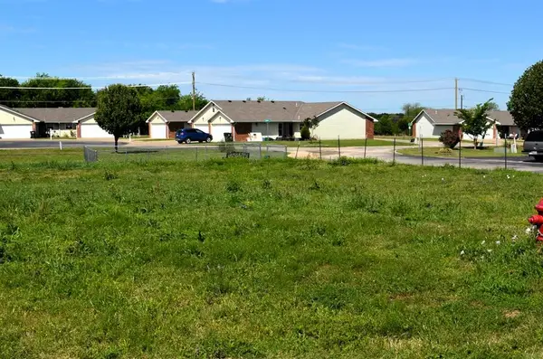 208 Preston Circle, Mabank, TX 75147