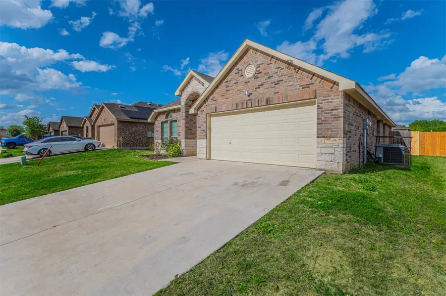414 Lucky Landing Drive, Wilmer, TX 75172 - #3