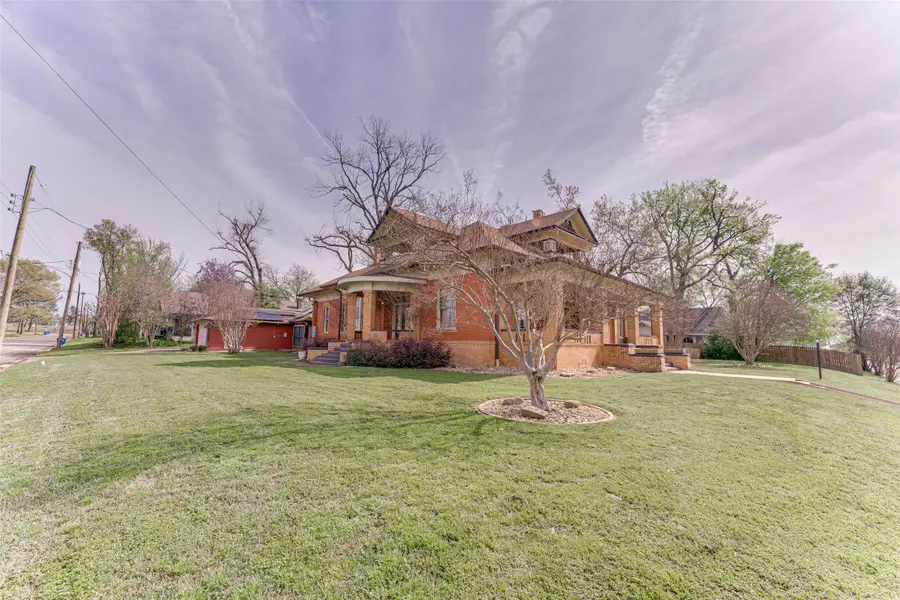 210 W Elm Street, Winnsboro, TX 75494 - #2