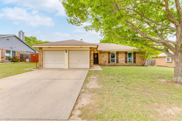 425 Little Fox Lane, Fort Worth, TX 76108