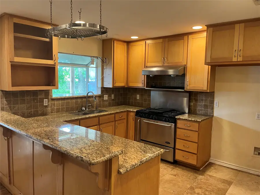 4060 Mt Vernon Avenue, Fort Worth, TX 76103 - #2