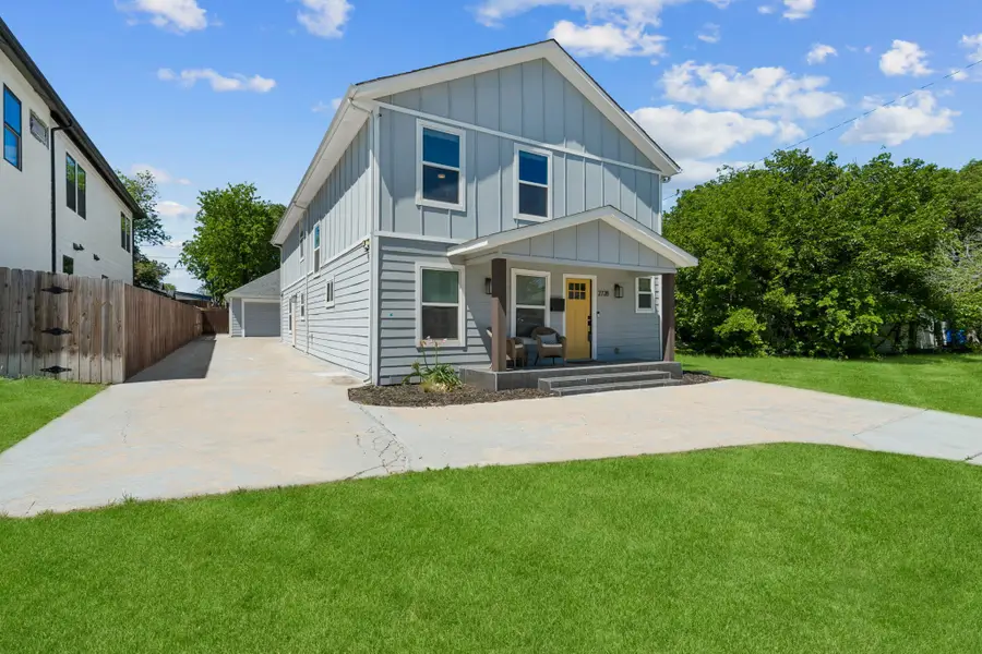 2728 Livingston Avenue, Fort Worth, TX 76110 - #2