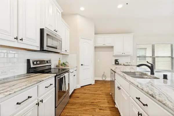 212 Providence Drive, Van Alstyne, TX 75495