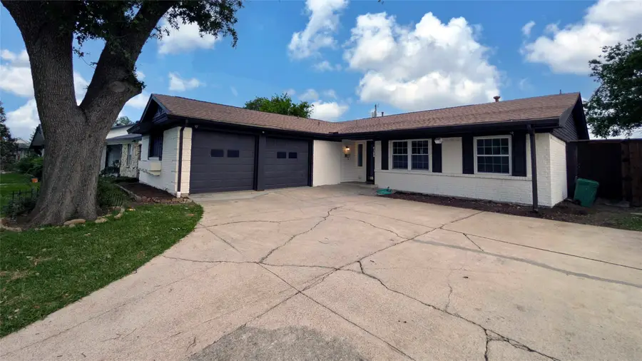 4122 Victoria Street, Irving, TX 75062 - #2