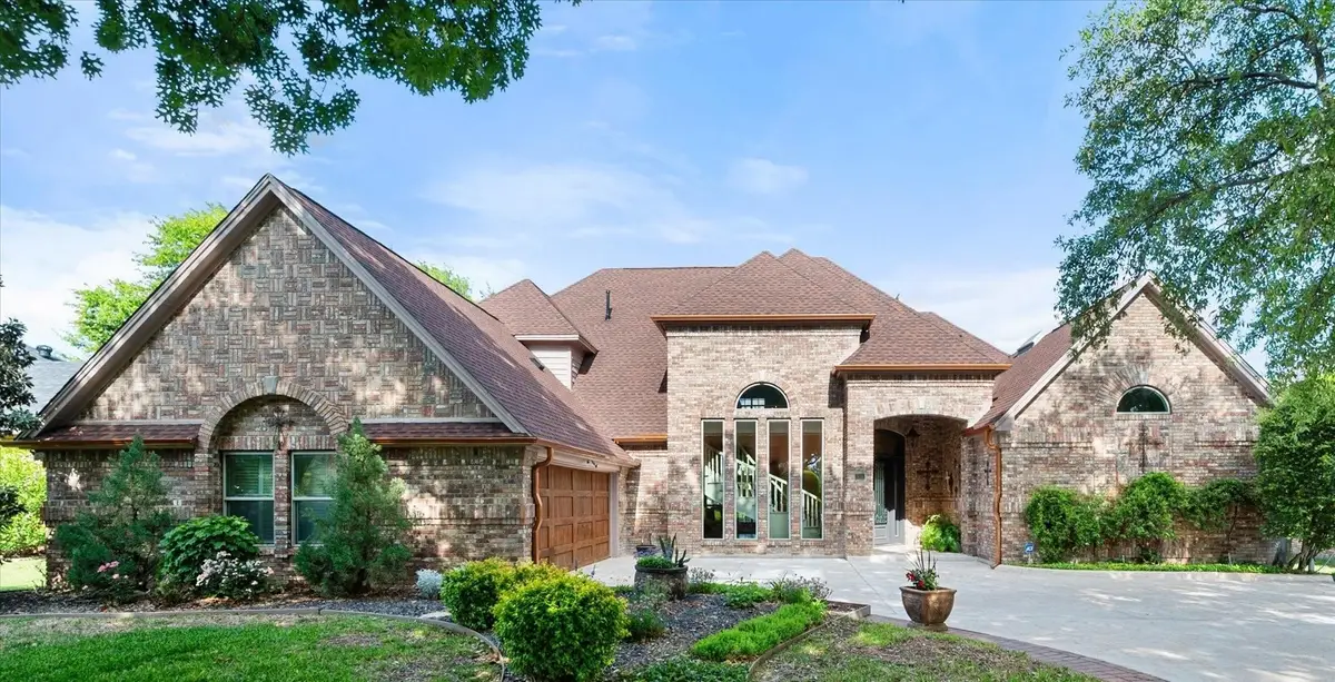 814 Muirfield Drive, Mansfield, TX 76063 - #1