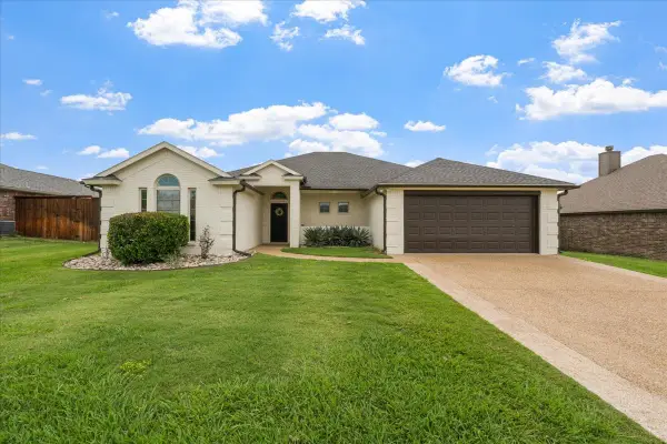 909 Winged Foot, Corsicana, TX 75110