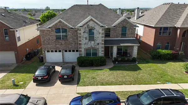 421 Roundrock Lane, Fort Worth, TX 76140