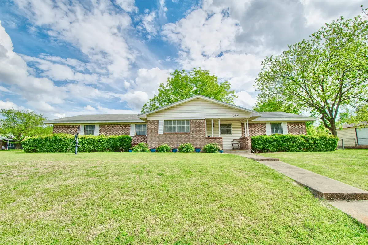 1204 W 21st Street, Clifton, TX 76634 - #1