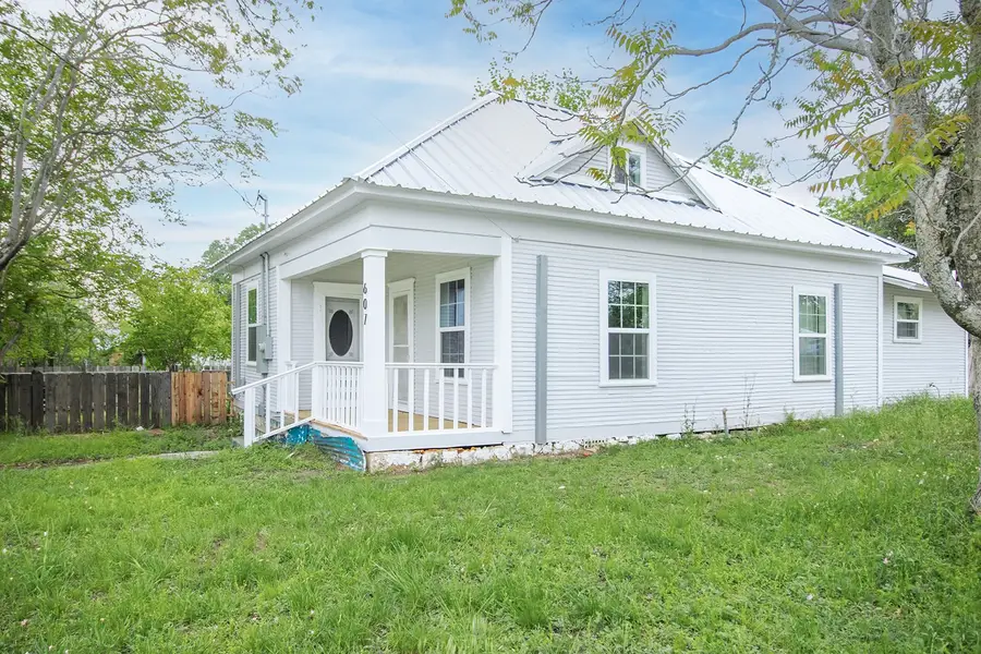 607 W 6th Street, Brady, TX 76825 - #2