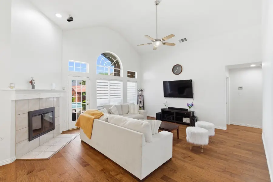 1011 Cowboys Parkway, Irving, TX 75063 - #2