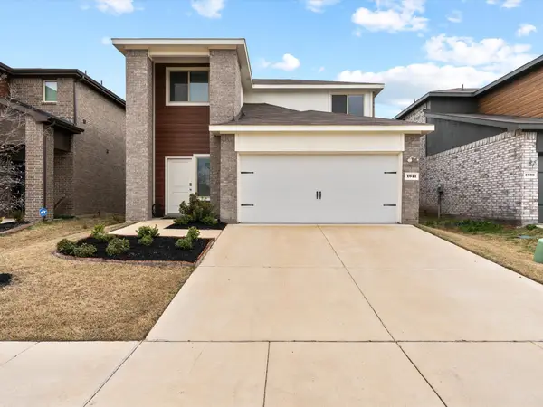 1041 Old Oaks Drive, Forney, TX 75126