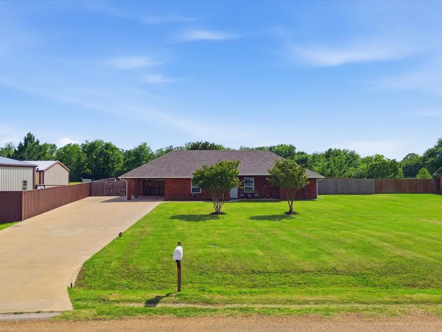 636 E Eubank Street, Mabank, TX 75147 - #2