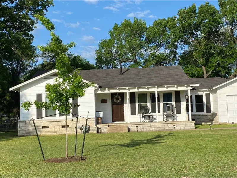 907 N Magnolia Avenue, Hubbard, TX 76648 - #1