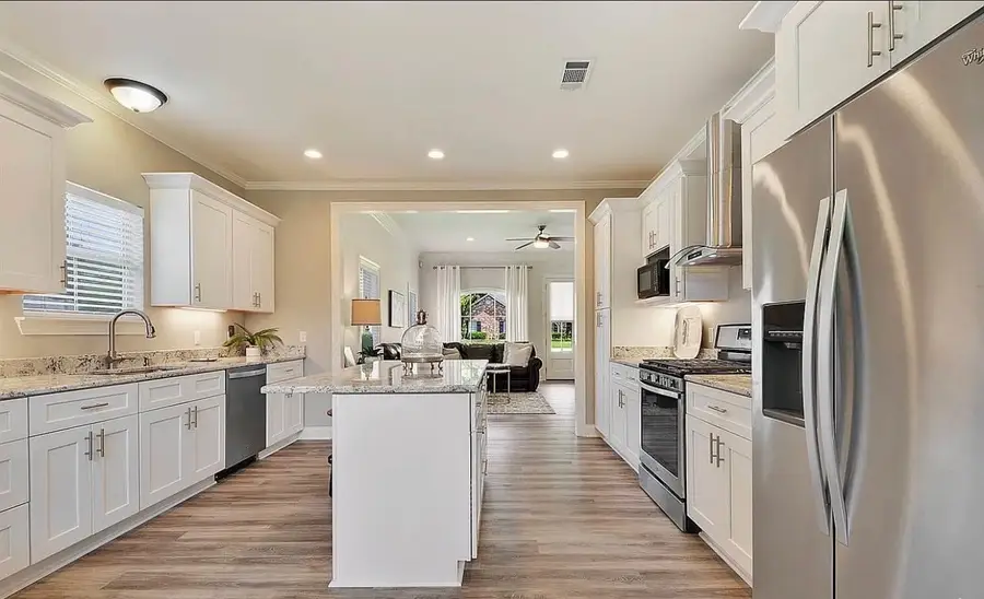 7432 Lake Meadow Drive, Denham Springs, LA 70706 - #2